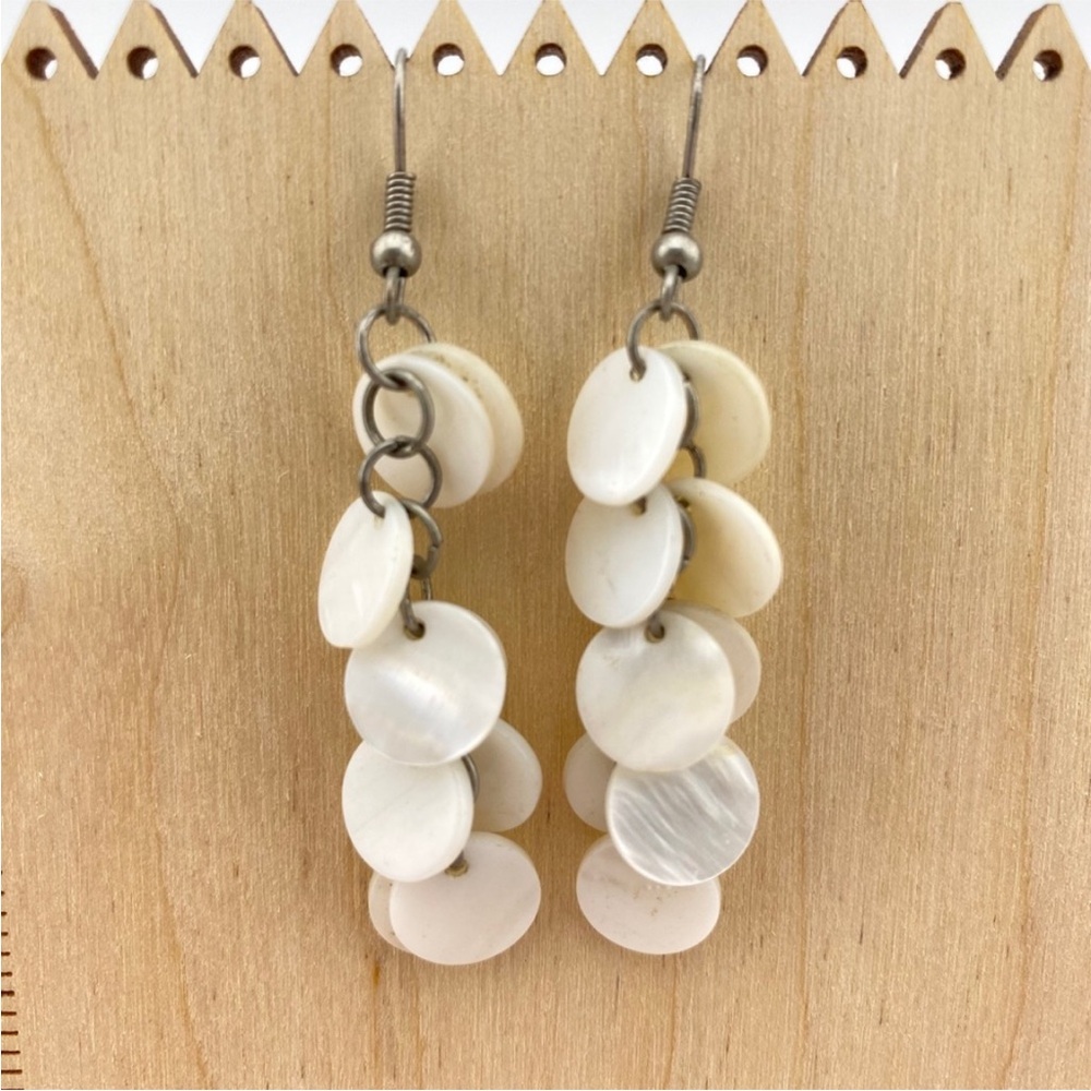 5/$20 White Circles Dangle Earrings - Picture 5 of 6